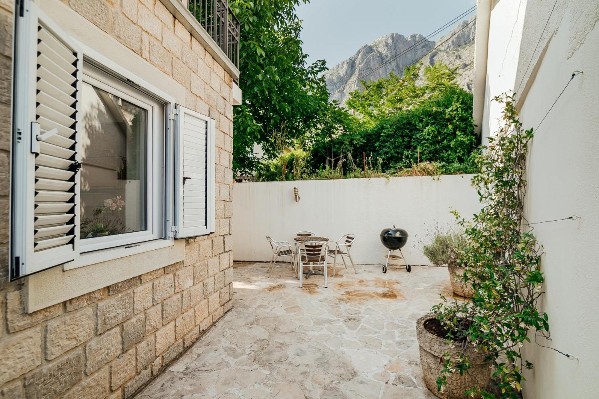Holiday Home Amanda Hollick Котор Екстер'єр фото