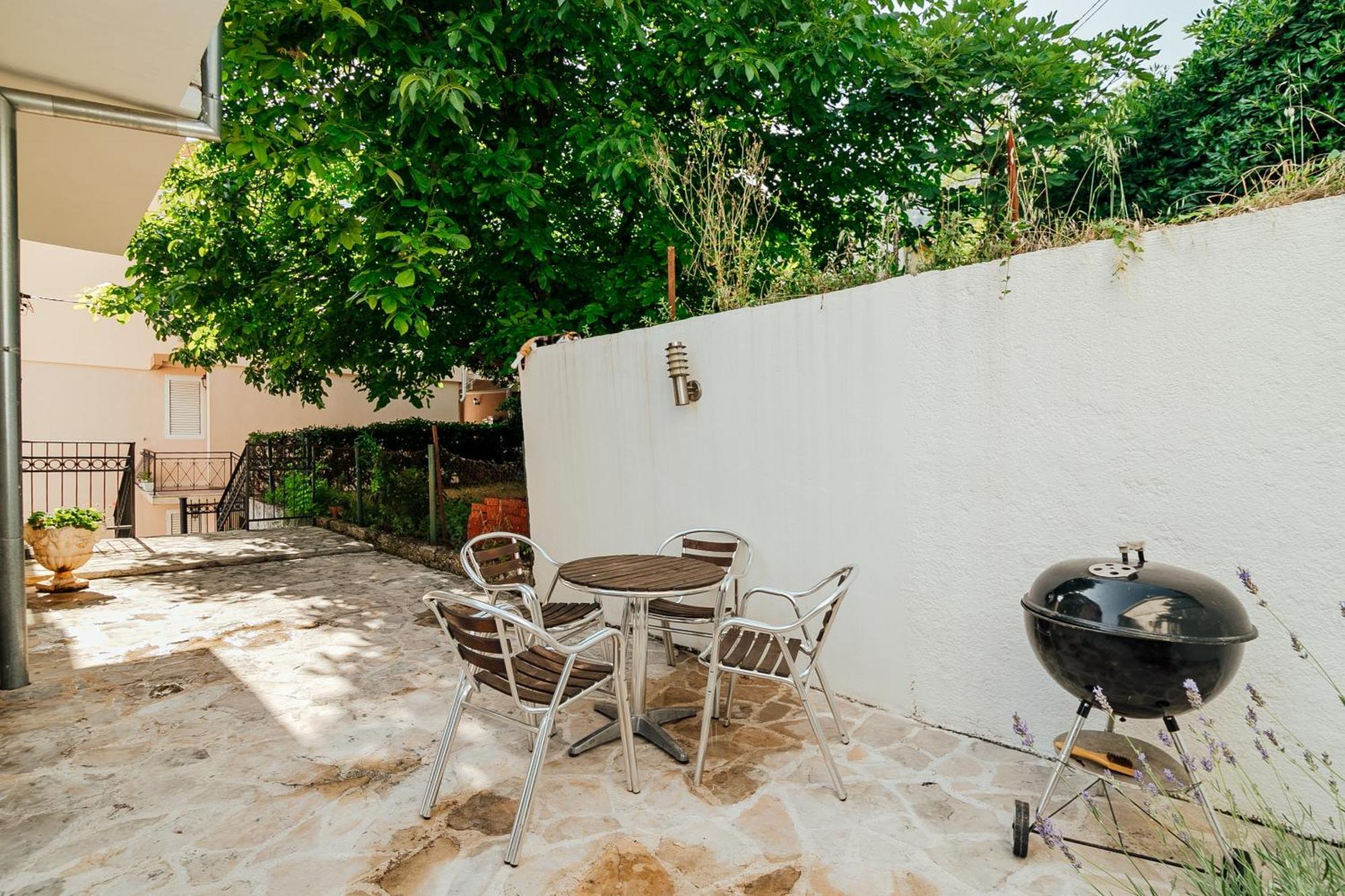 Holiday Home Amanda Hollick Котор Екстер'єр фото