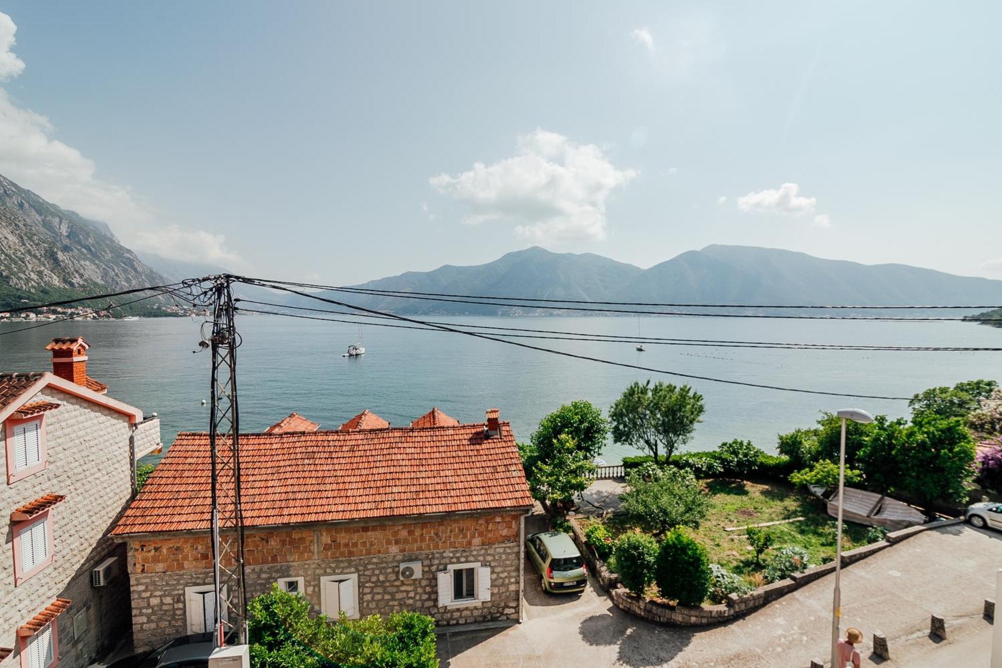 Holiday Home Amanda Hollick Котор Екстер'єр фото