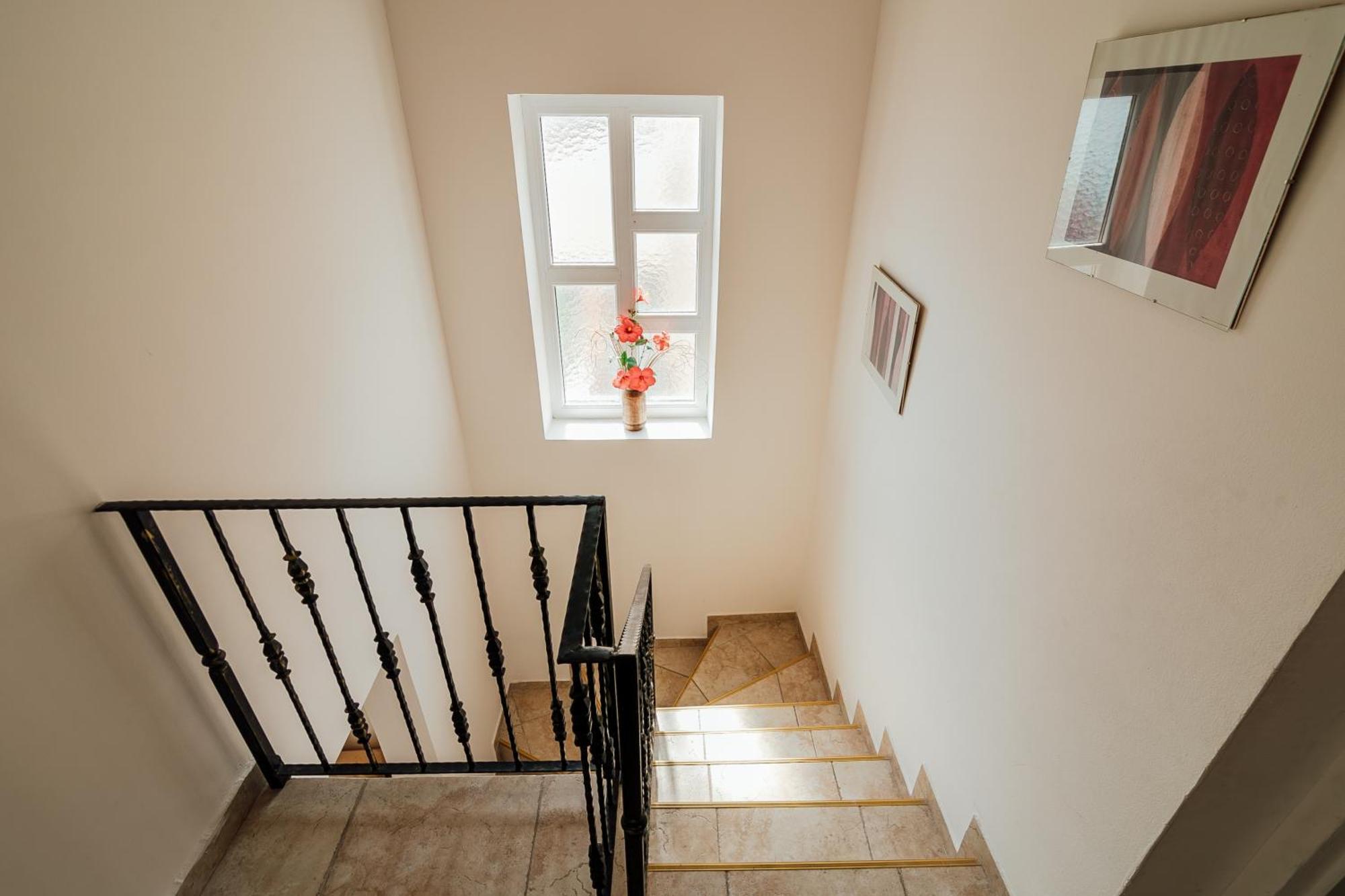 Holiday Home Amanda Hollick Котор Екстер'єр фото