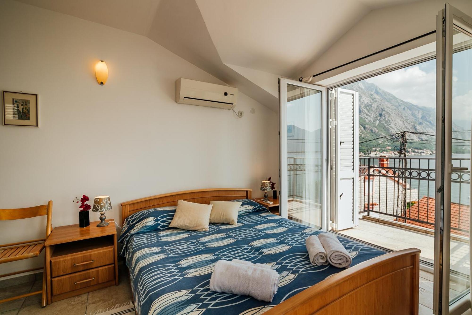 Holiday Home Amanda Hollick Котор Екстер'єр фото